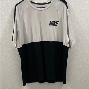 Nike Men's Black and Cream Short Sleeve Tee